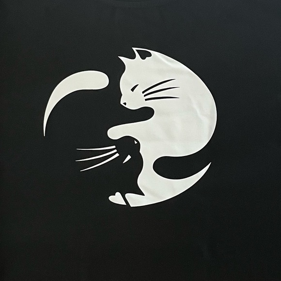 New Yin-Yang Black White Cat Graphic Tee Shirt Women Size MED (6) - Picture 4 of 6